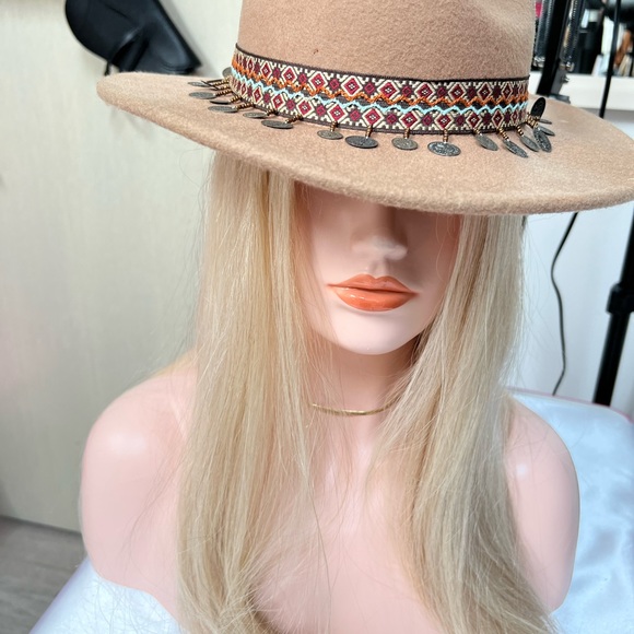 Cool chic felt hat main image 4